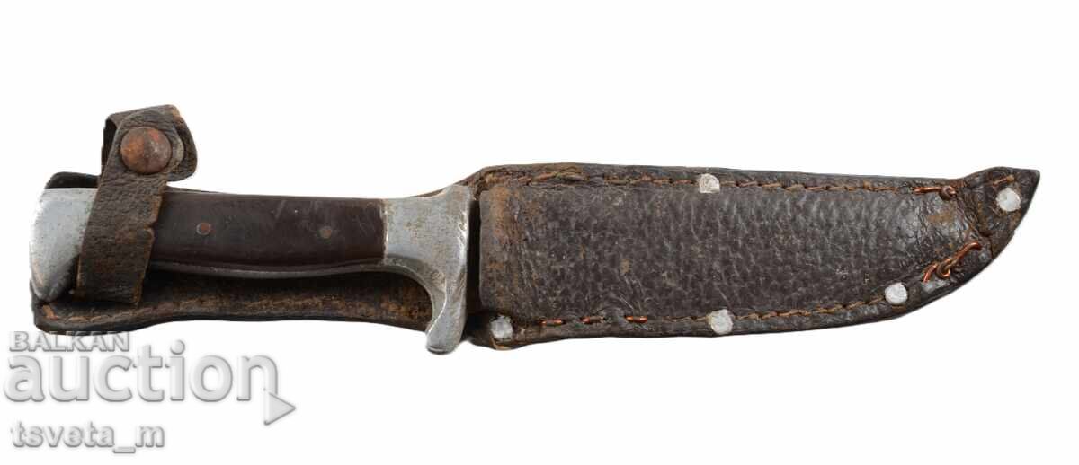 Старинен нож с кожена кания Старинен нож с кожена кания