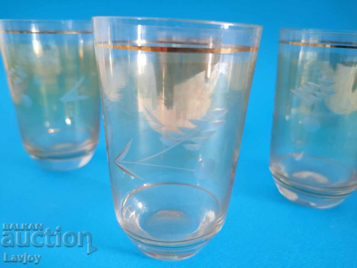 Glass cups 4 pcs. gold rim with price 10.00 BGN | € 5.11
