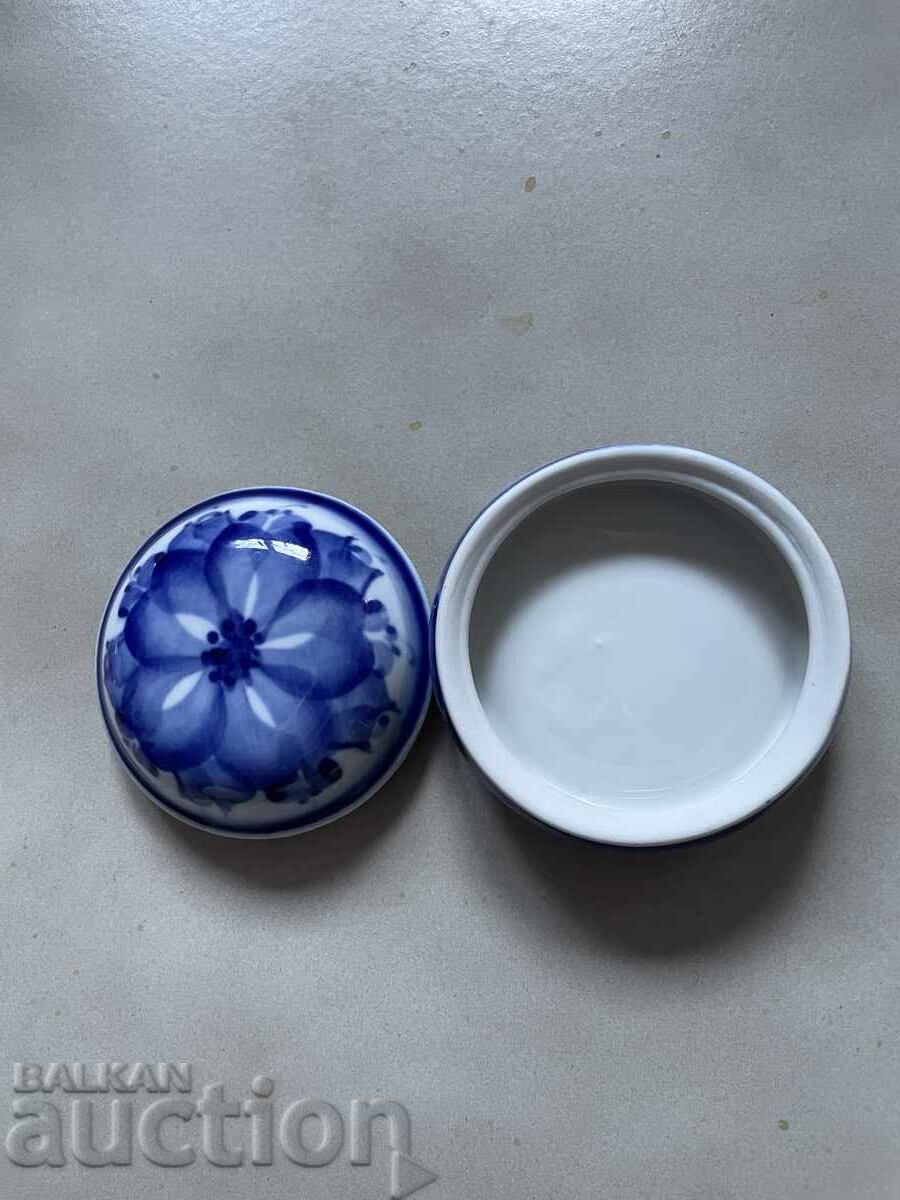 Porcelain box - 7 cm, Russia with price 34.95 BGN | € 17.87