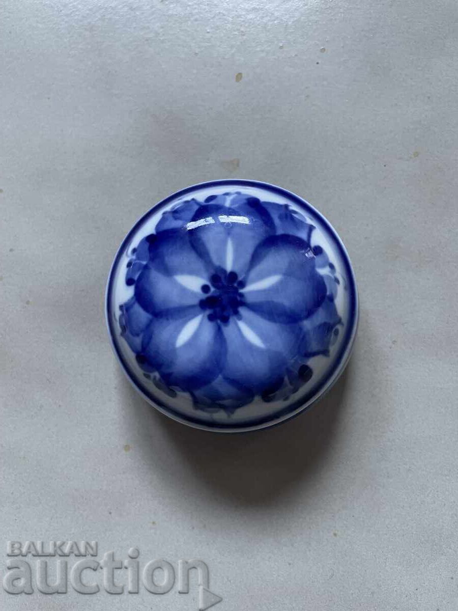 Porcelain box - 7 cm, Russia