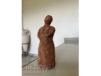 Майчинство - глинена фигура / скулптура