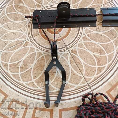 Suport de tavan pentru bicicletă cu preț 30.00 BGN | € 15.34