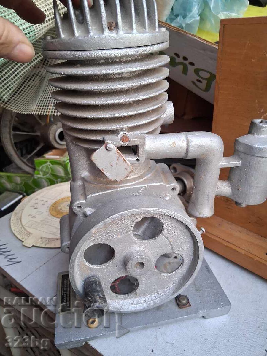 Μοντέλο βενζινοκινητήρα 2τ Μοντέλο βενζινοκινητήρα 2τ