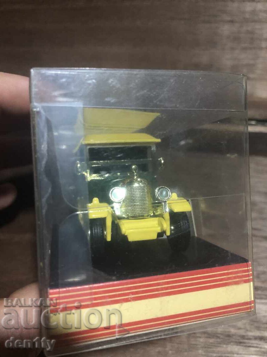 Доставка на метален модел кола Морис MORRIS