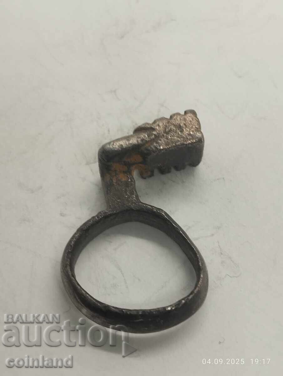 АНТИЧЕН ПРЪСТЕН -РЕПЛИКА РЕПРОДУКЦИЯ с цена € 5.00 | 9.78 лв.