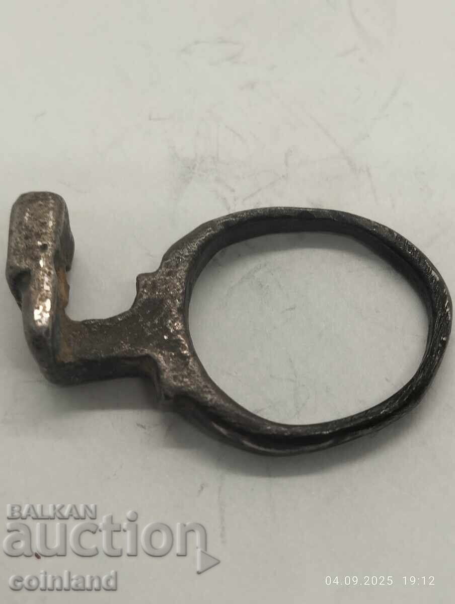 Auction  Antique Ring - Replica Reproduction