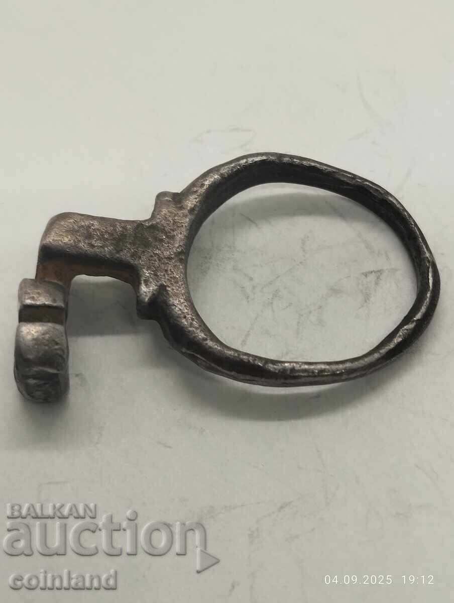 Delivery of Antique Ring - Replica Reproduction