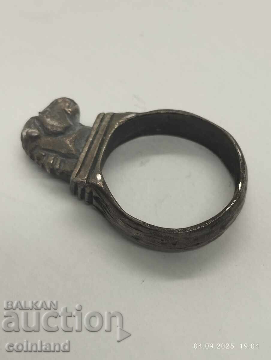 Licitație INELE ANTIC - REPLICĂ REPRODUCERE