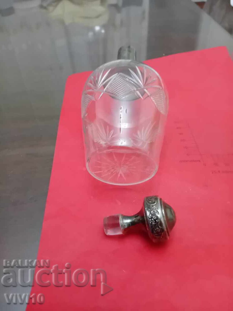 Licitație Sticlă veche cu argint, cristal Licitație Sticlă veche cu argint, cristal