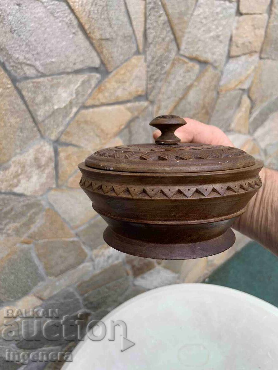 Auction  Wooden Bonbonniere, Walnut Carving, Bowl from the Socialist Era