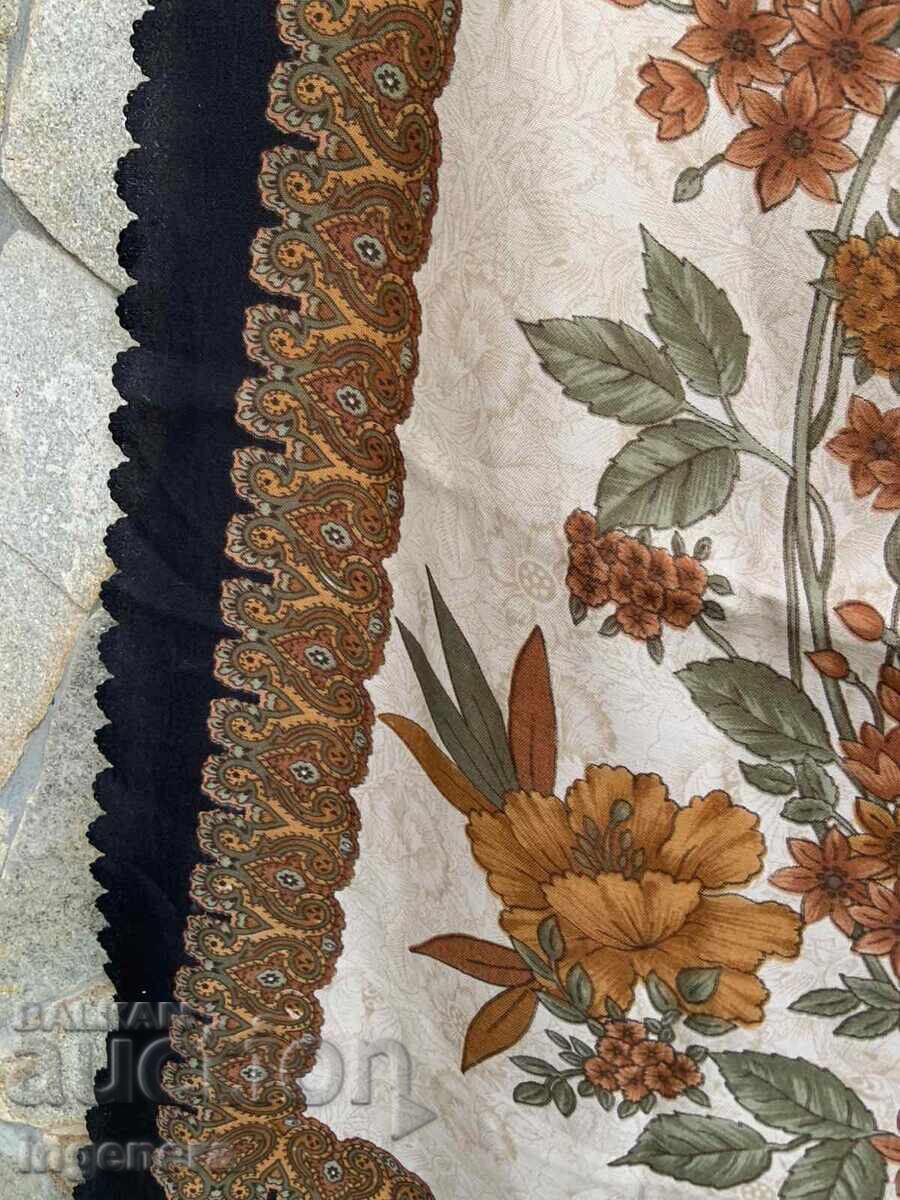 Licitație EȘARFĂ FINĂ PENTRU CONOȘTITORI NOU Licitație EȘARFĂ FINĂ PENTRU CONOȘTITORI NOU