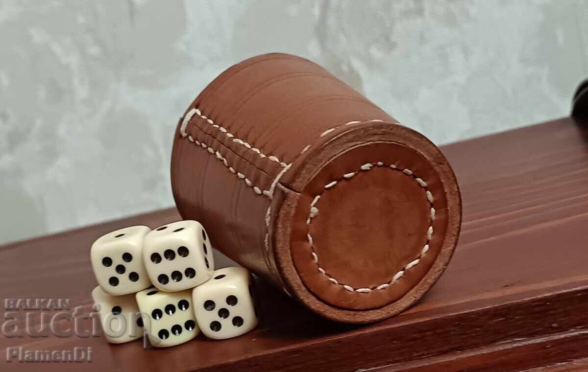 Delivery of Powder kit with five dice Delivery of Powder kit with five dice