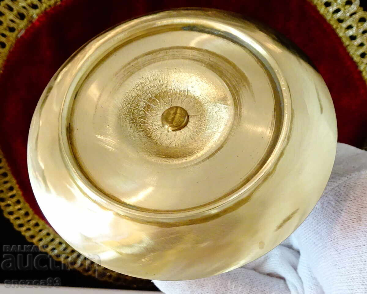 Бронзов свещник с дръжка 320 гр. - 5