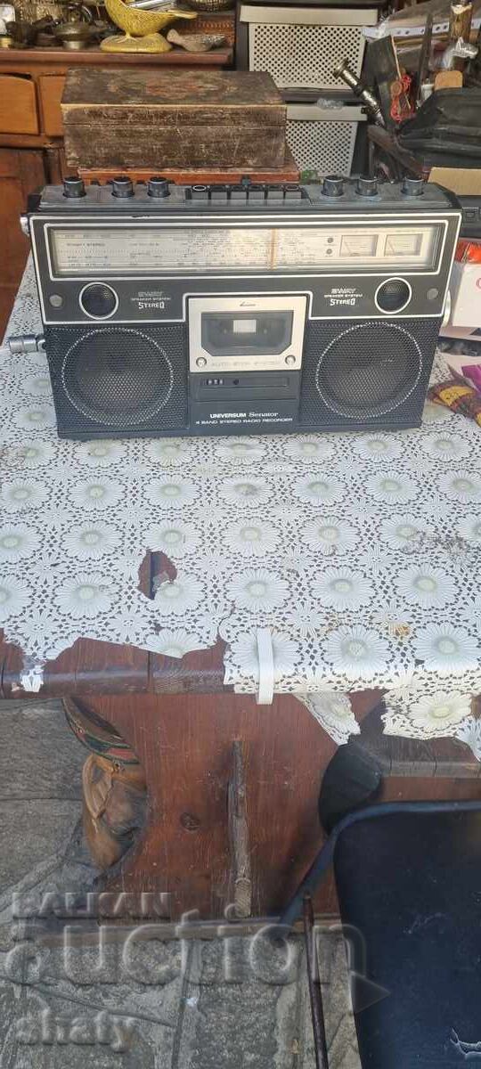 Стар касетофон