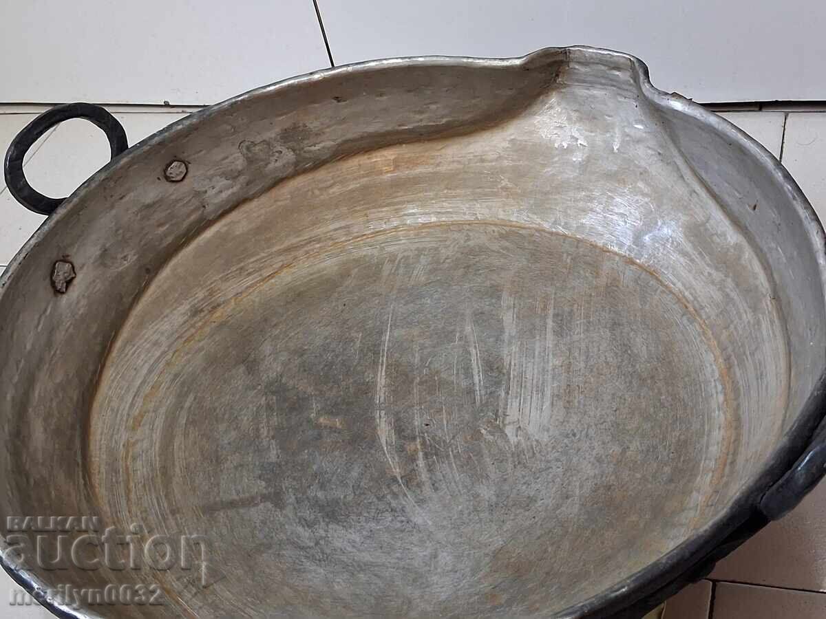 Παράδοση Παλιός χάλκινος δίσκος για lutenitsa majun γλυκό χαλκό