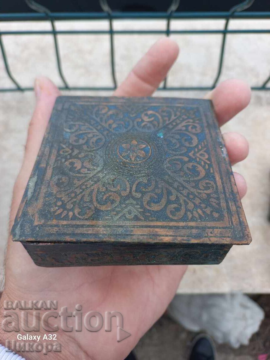 ΠΑΛΙΟ ΚΟΥΤΙ REVIVAL