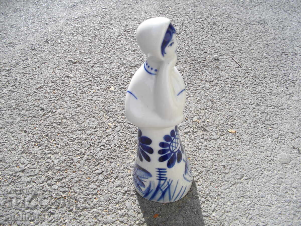 Livrarea FIGURINĂ DE PORȚELAN PICTATĂ MANUAL STATUETĂ DIN PORȚELAN URSS