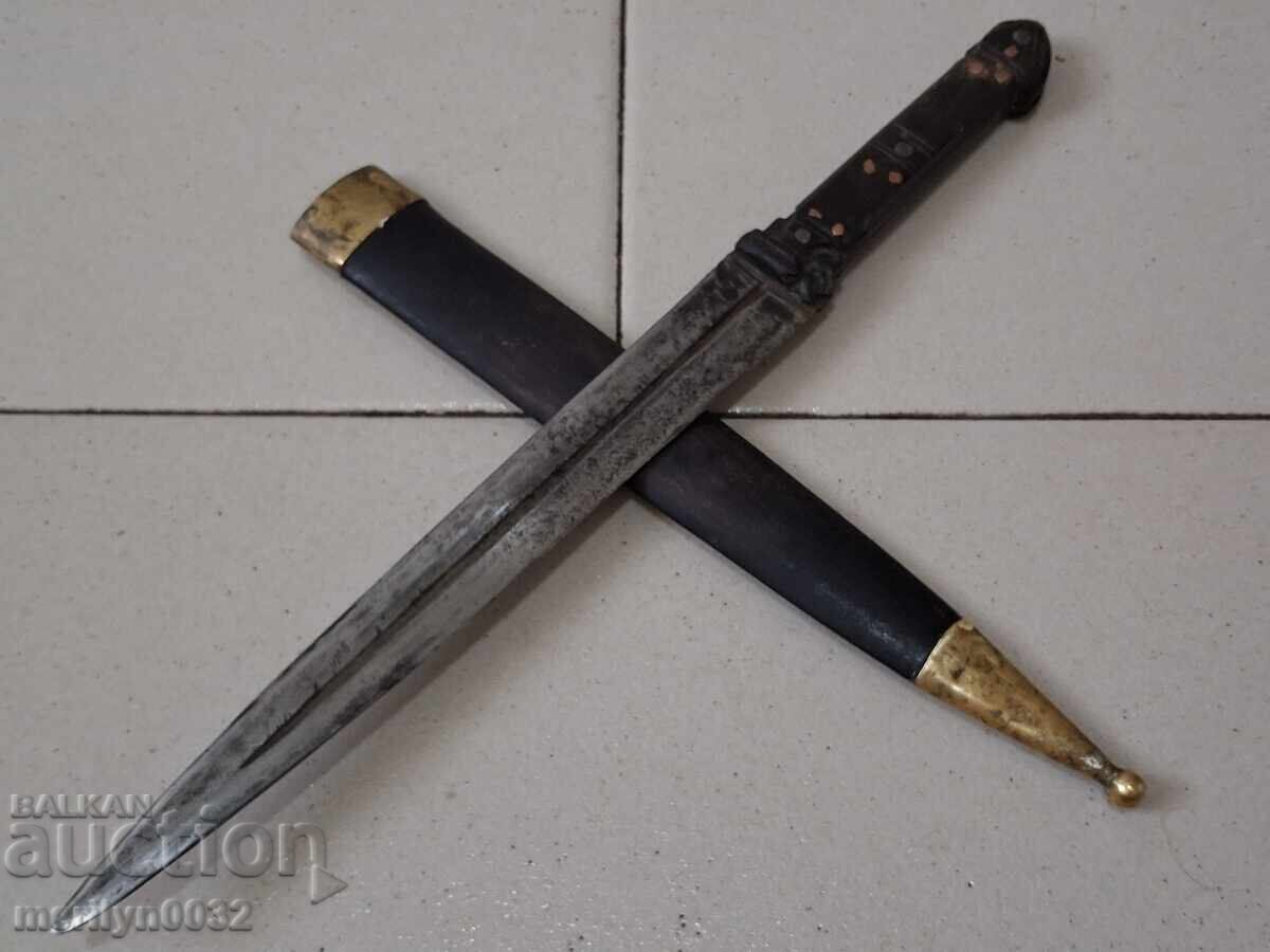 Delivery of Gabrovo haiduk kama with a horn sheath ORIGINAL