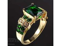 Inel cu smaralde și cristale