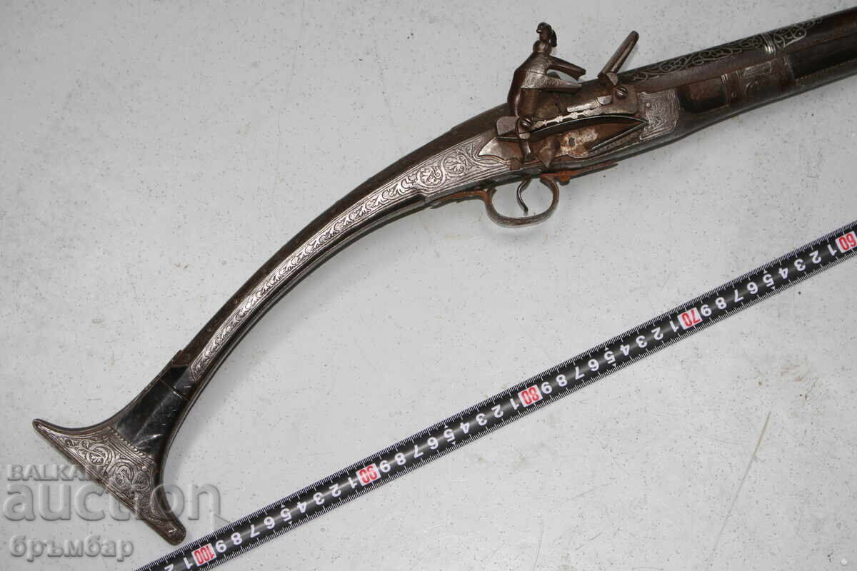 Rare short rifle Arnautka, flintlock with an interesting barrel with price 5950.00 BGN | € 3042.19 Rare short rifle Arnautka, flintlock with an interesting barrel with price 5950.00 BGN | € 3042.19