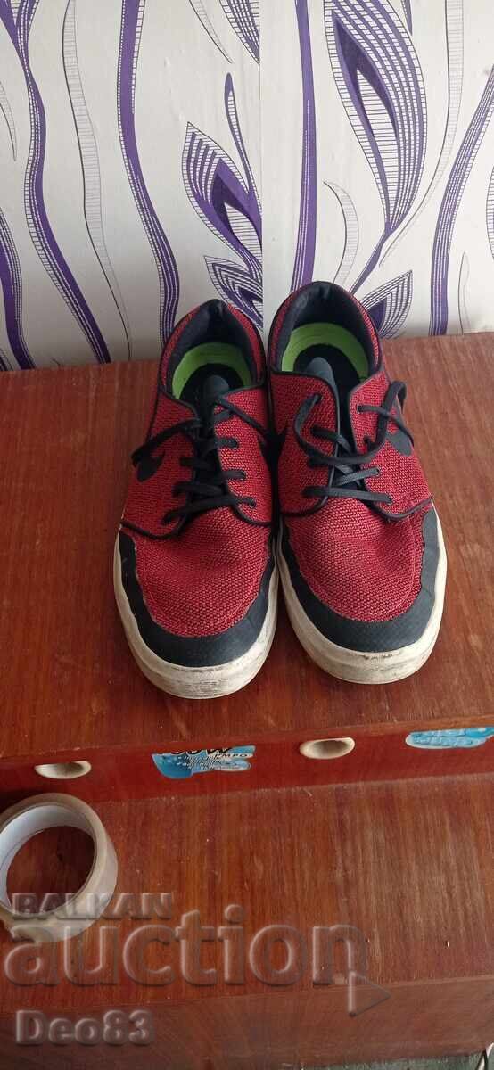 Δημοπρασία Παπούτσια Nike Δημοπρασία Παπούτσια Nike