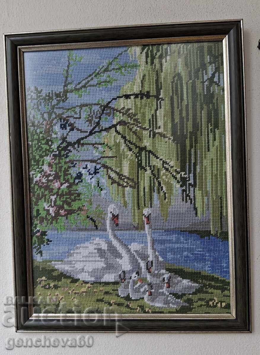 Όμορφο γοβελίνι, "Κύκνοι" κέντημα, γυαλί, κορνίζα με τιμή 40.00 BGN | € 20.45