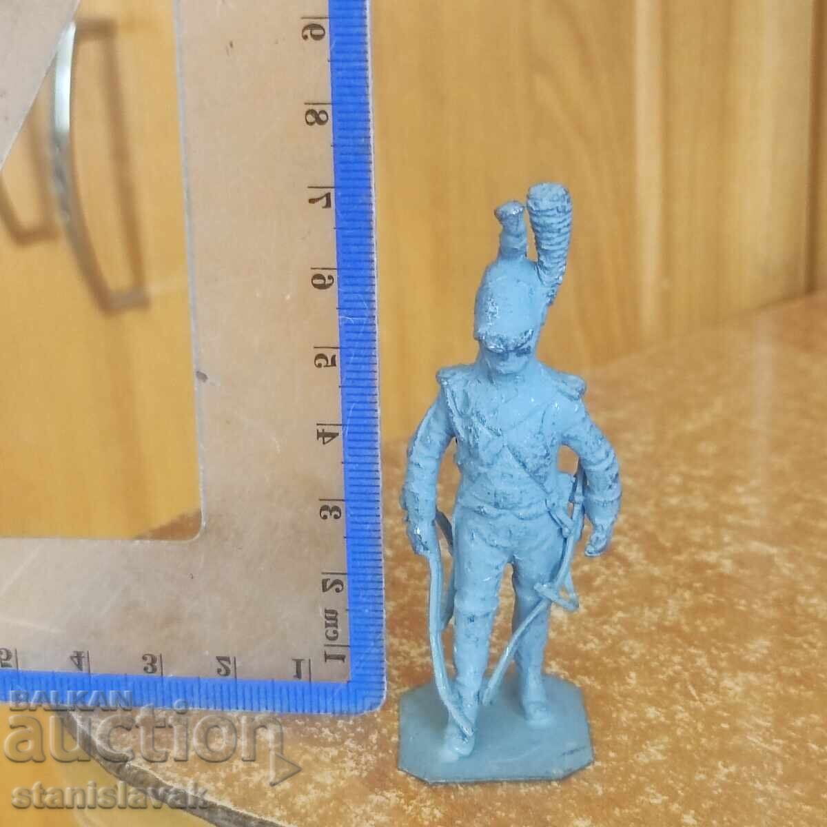 Old lead soldier figure with price 15.00 BGN | € 7.67 Old lead soldier figure with price 15.00 BGN | € 7.67
