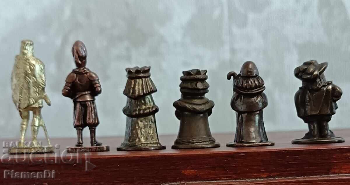 Licitație Lot de figurine metalice, KINDER SURPRISE, KINDER SURPRIZ