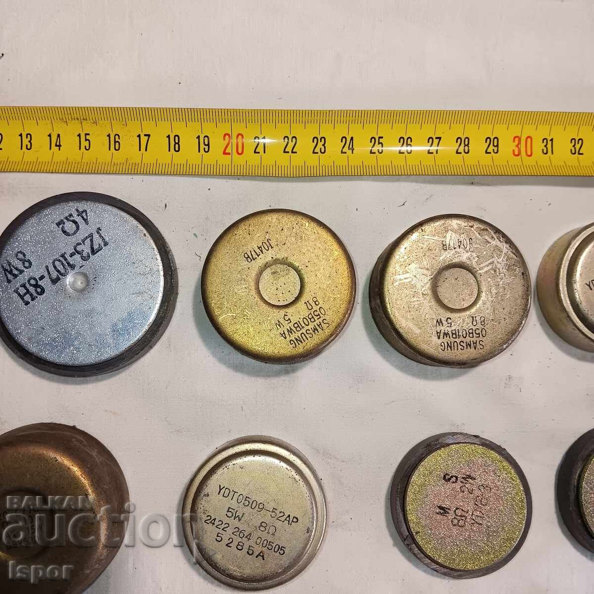 Magneți mari 2 cu preț 8.00 BGN | € 4.09 Magneți mari 2 cu preț 8.00 BGN | € 4.09