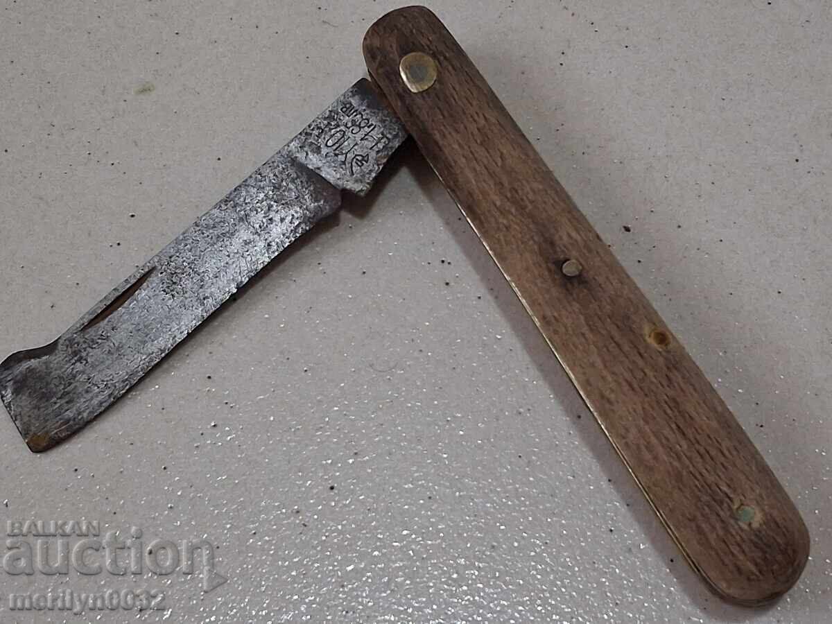 Стара лозарска ножка с чирени от дърво с маркировка Стара лозарска ножка с чирени от дърво с маркировка