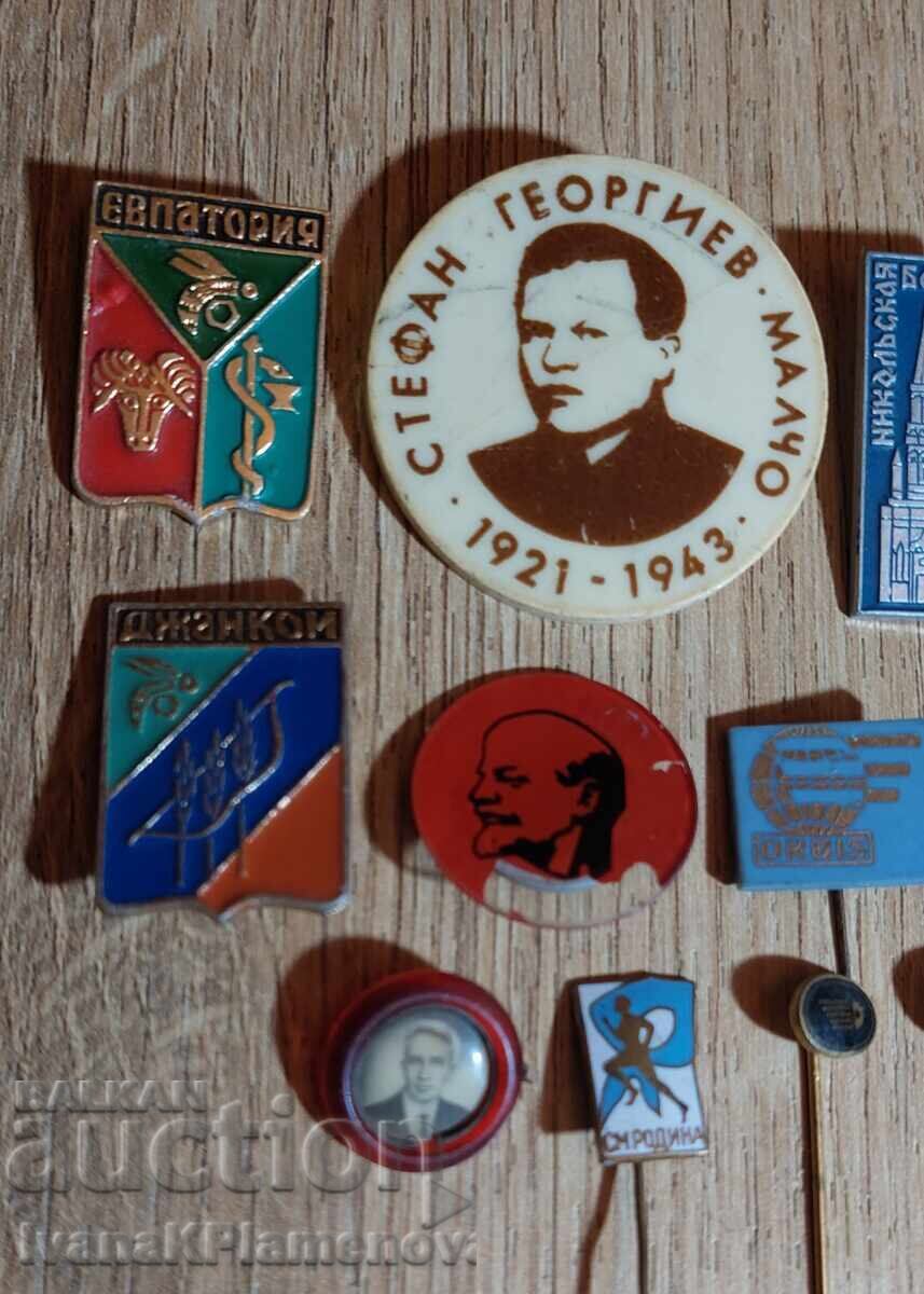 Delivery of Collector's Badges, 12 Pieces
