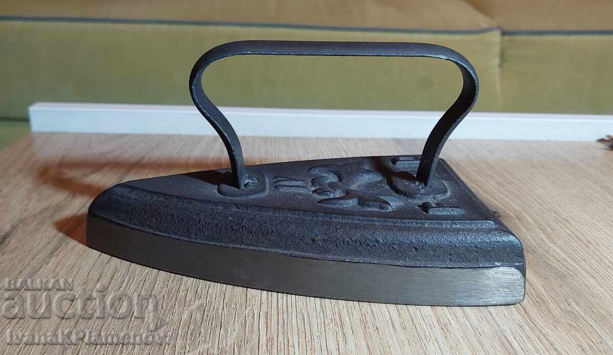 Fier de călcat retro pentru colecționari - 5 Fier de călcat retro pentru colecționari - 5