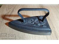 Fier de călcat retro pentru colecționari