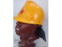 Casca de pompier veche, socială, anii '50, nou-nouță