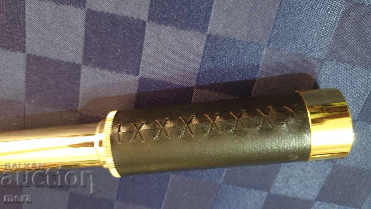 Replica de alamă a unui telescop cu preț 60.00 BGN | € 30.68