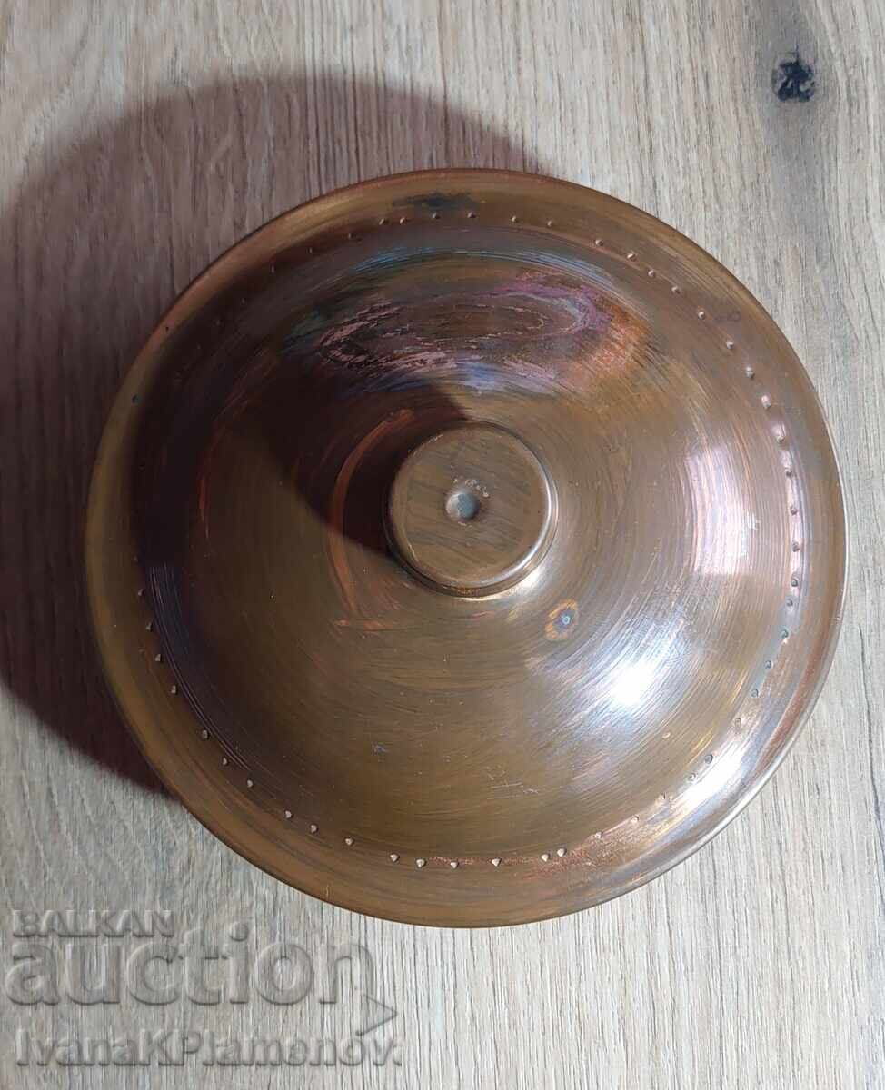 Licitație Cutie metalică retro pentru colecționari