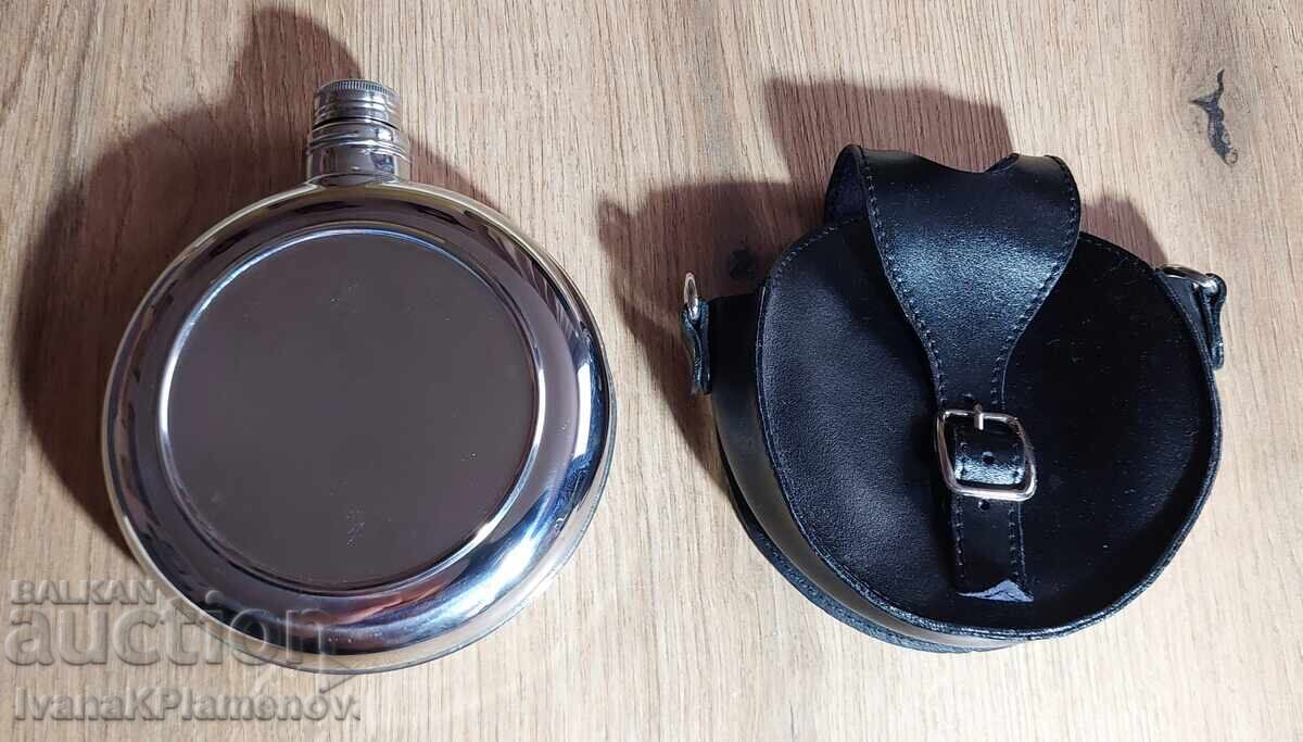 Παγούρι με δερμάτινη θήκη για γνώστες με τιμή 26.00 BGN | € 13.29