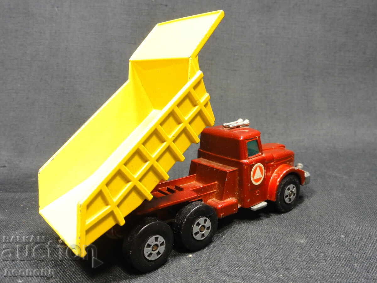 Delivery of OLD RETRO METAL TRUCK SCAMMELL MATCHBOX SUPER KINGS