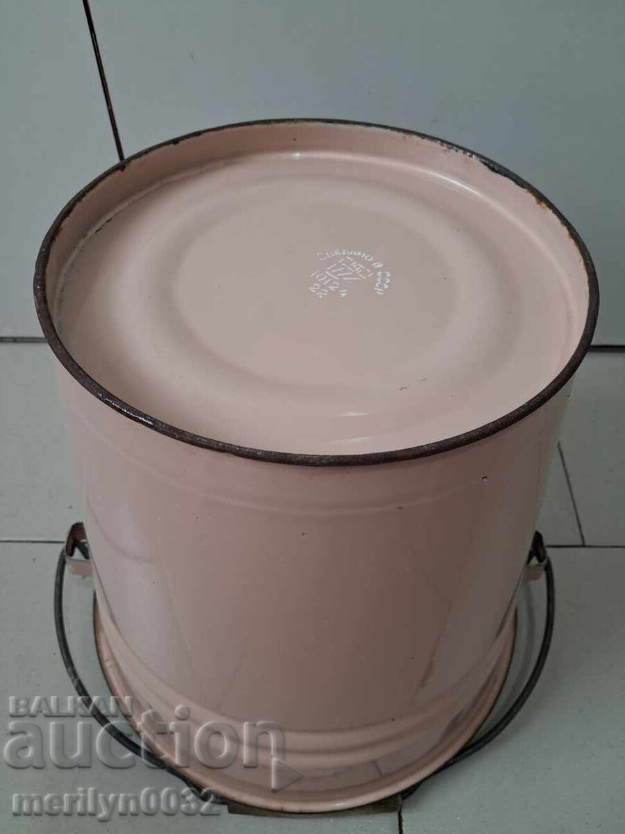 Δημοπρασία Ροζ σμάλτινο κουβάς εποχής σοσιαλισμού, σκεύος σμάλτου ΕΣΣΔ