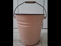 Găleată roz emailată din epoca socialistă, vas emailat URSS