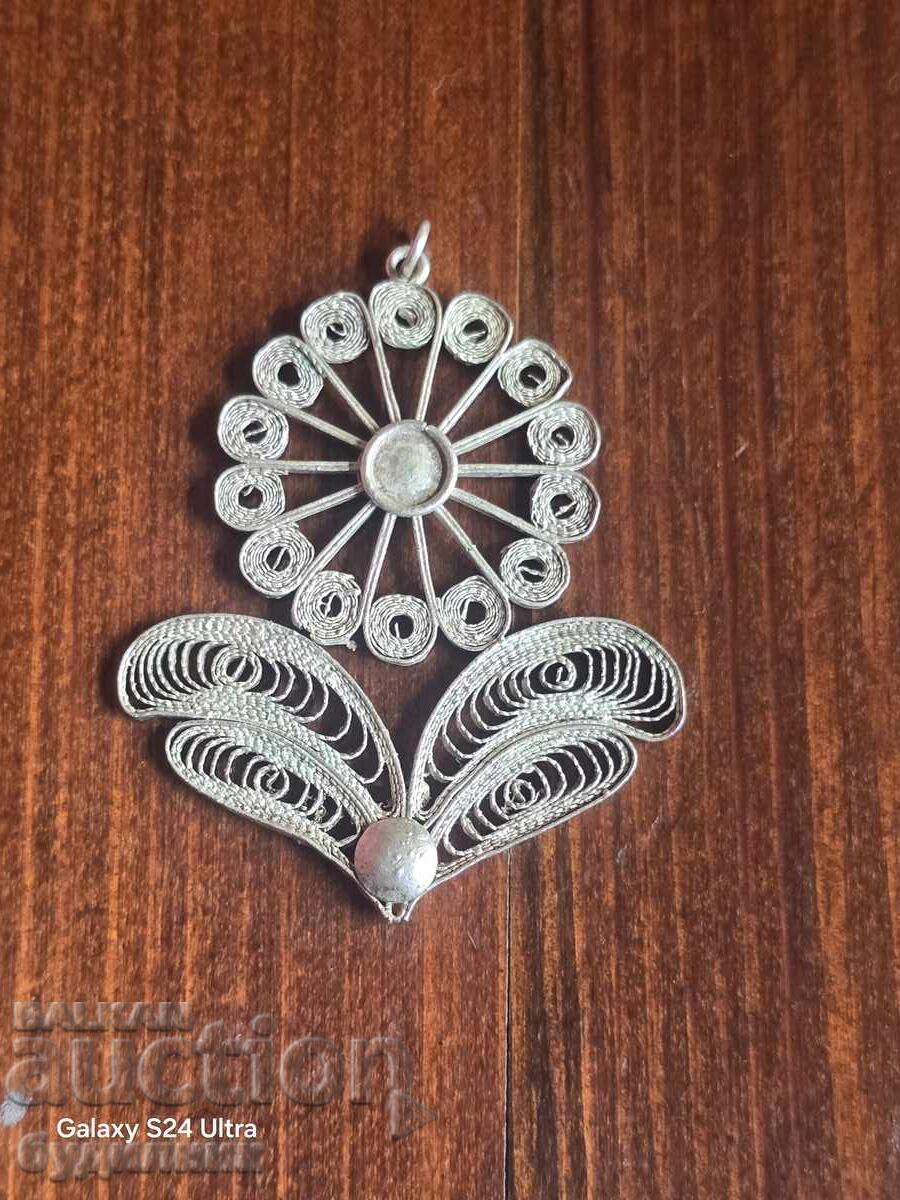 Παράδοση Ασημένιο Μασίφ μενταγιόν Φιλιγκράν. Ξεκινώ πάνω από 100 Δημοπρασίες