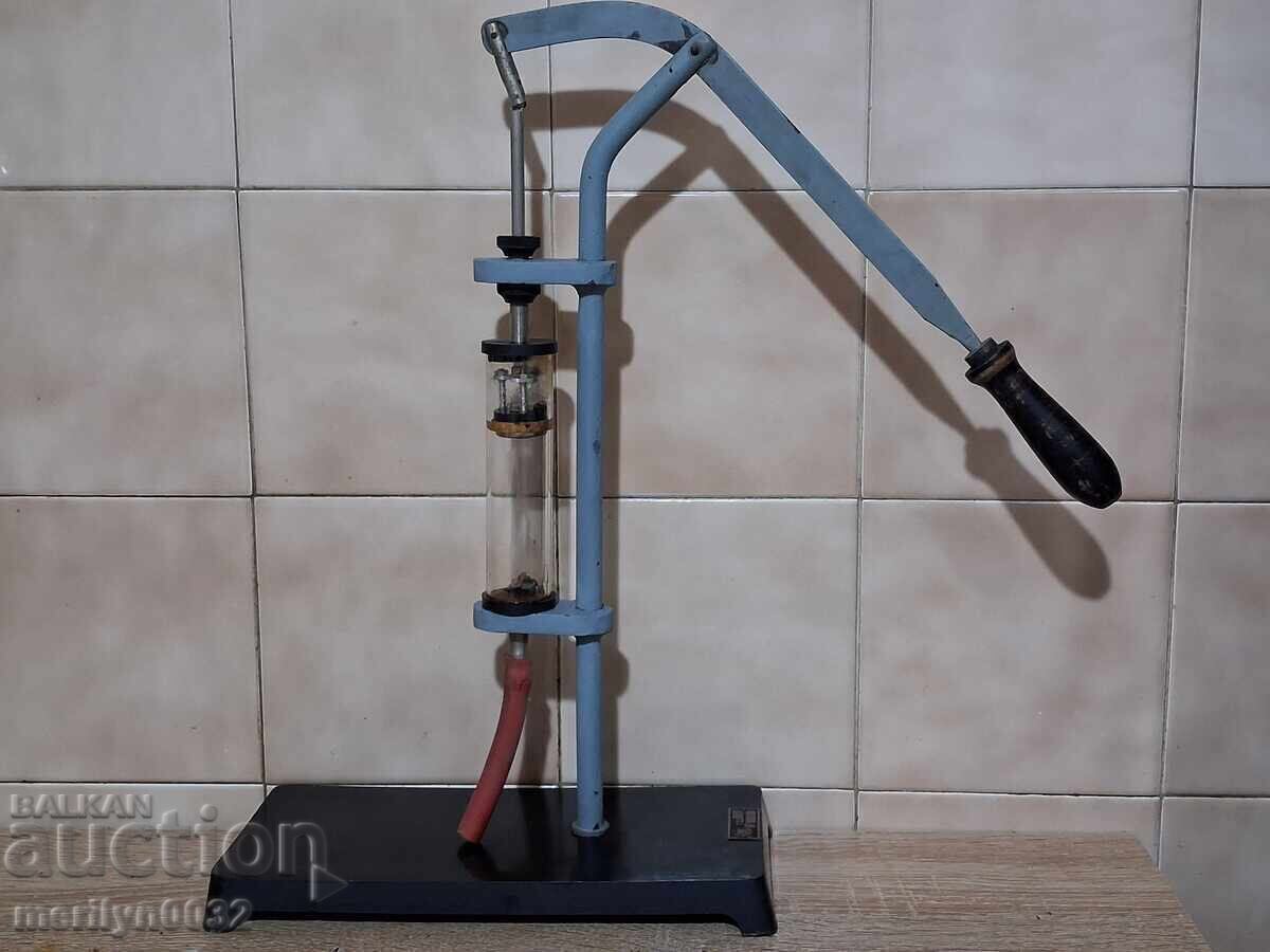 Βίντατζ Μακέτα αντλίας "UCHTEKHPROM" μοντέλο δεκαετίας '50 ΛΔΒ Λειτουργεί