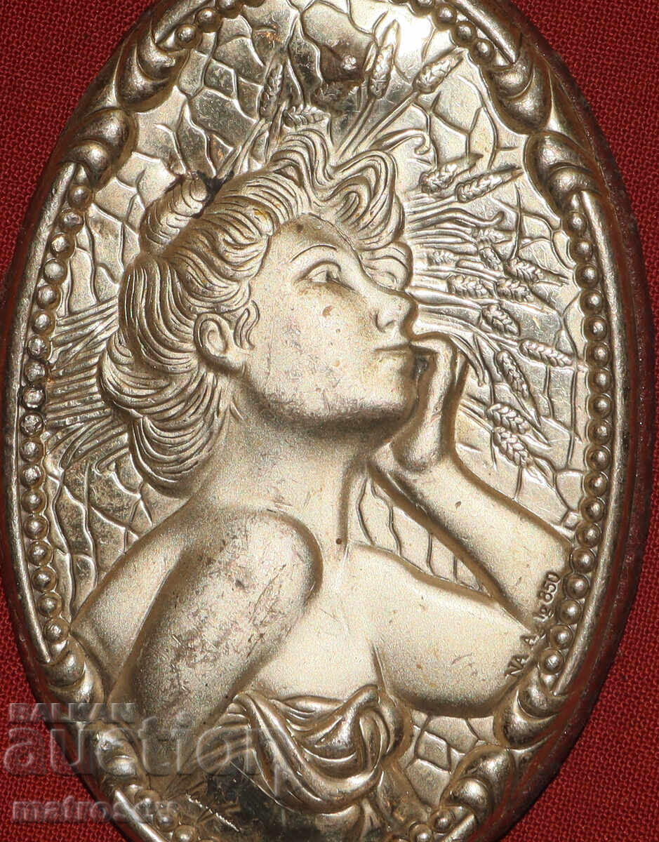 Argint 850 mică metaloplastie portret feminin cu preț 80.00 BGN | € 40.90