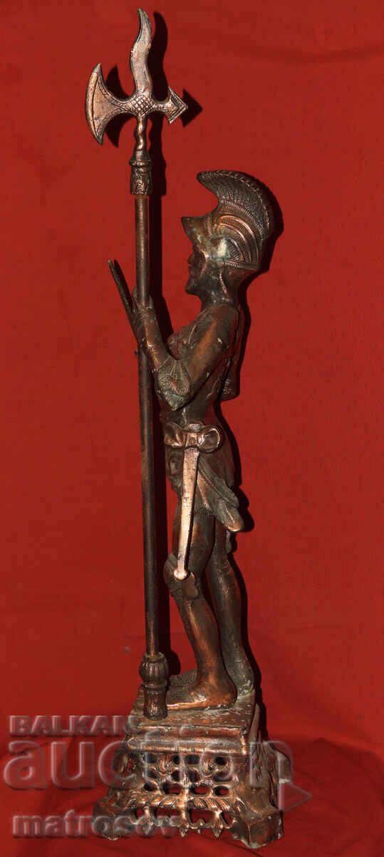 Delivery of Large 85 cm copper sculpture of a warrior with a spear and sword Delivery of Large 85 cm copper sculpture of a warrior with a spear and sword