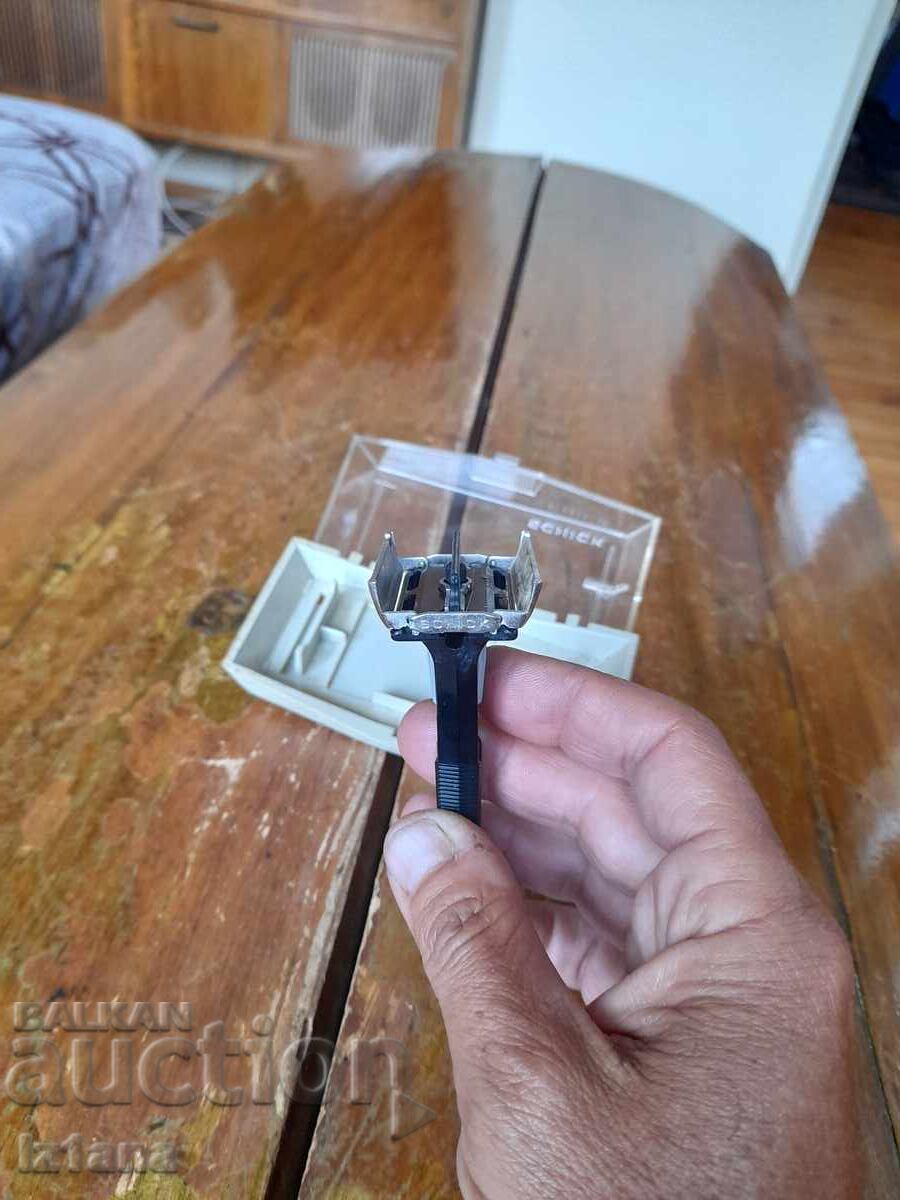 Old SCHICK razor - 6