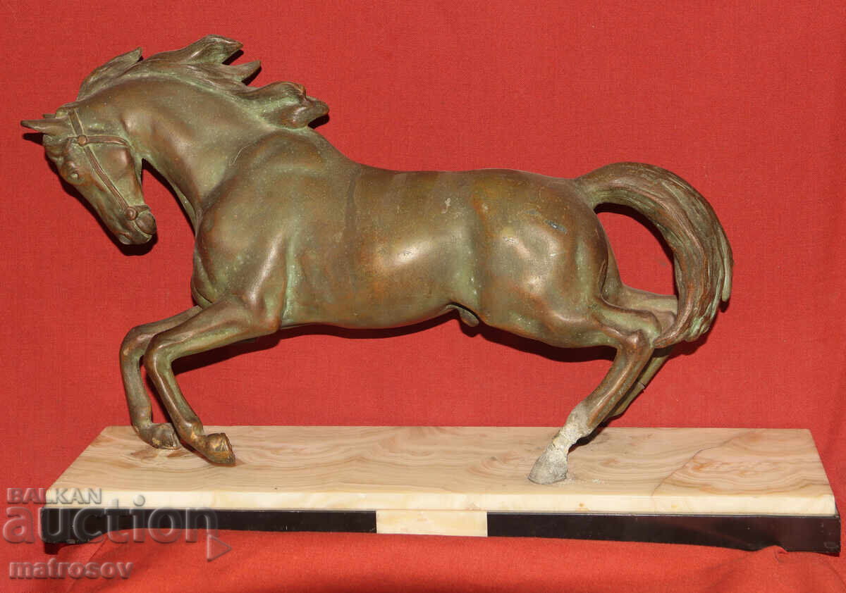 Μεγάλο μεταλλικό γλυπτό καλπάζοντος αλόγου με τιμή 500.00 BGN | € 255.65