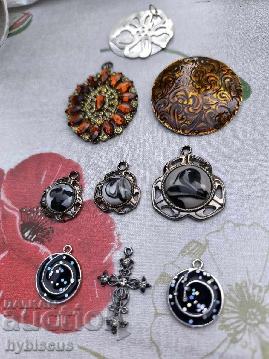 Вносен лот от колиета без верижки Вносен лот от колиета без верижки