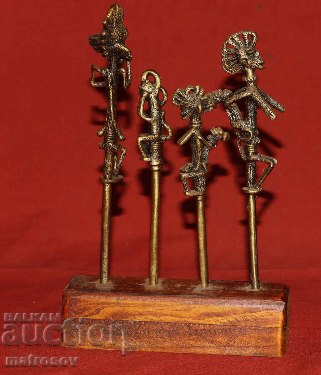 Δημοπρασία Μικρό μπρούτζινο γλυπτό στυλιζαρισμένων φιγούρων