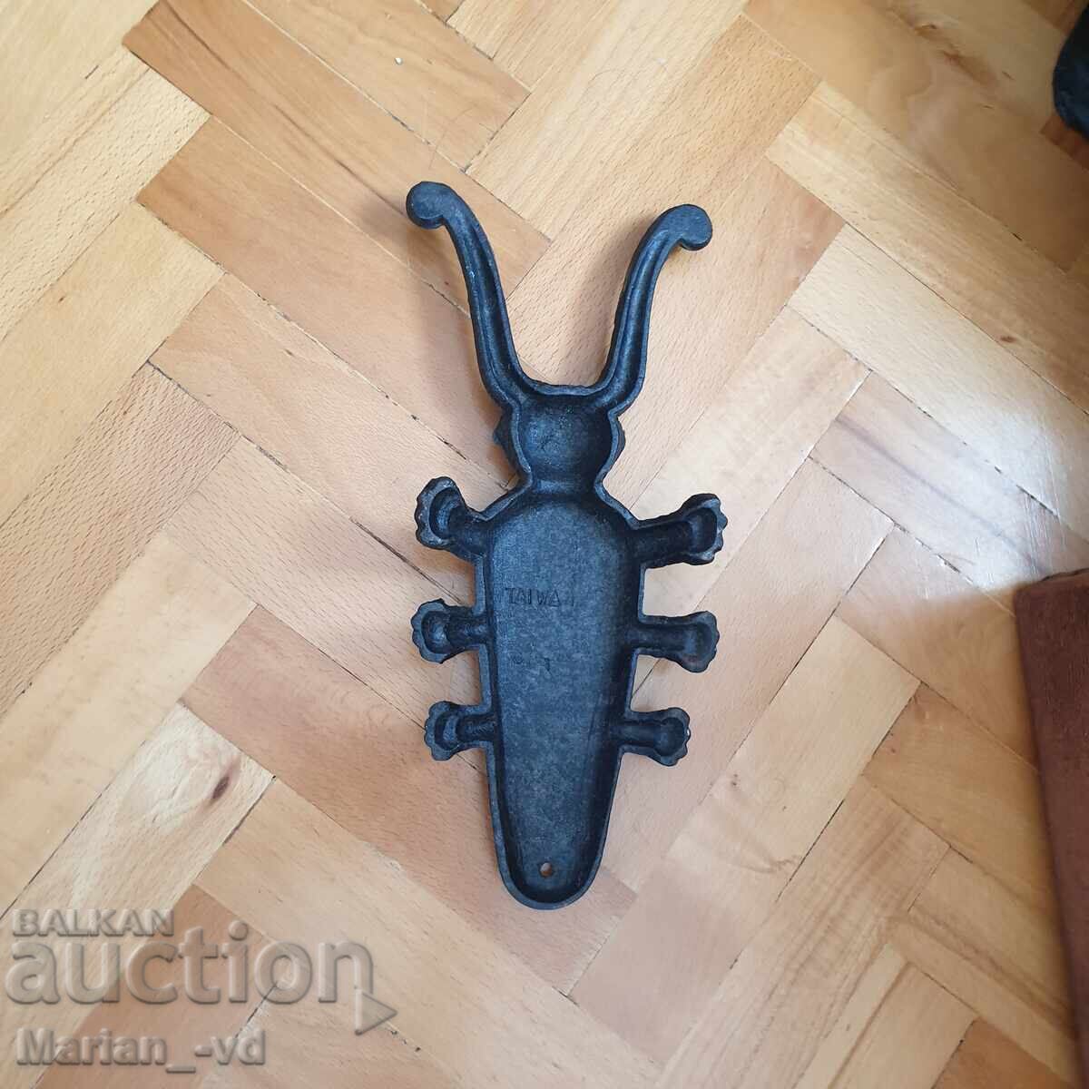 Auction  Old cast iron boot jack