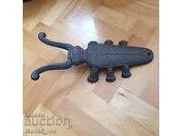 Veche suport de pantofi din fontă